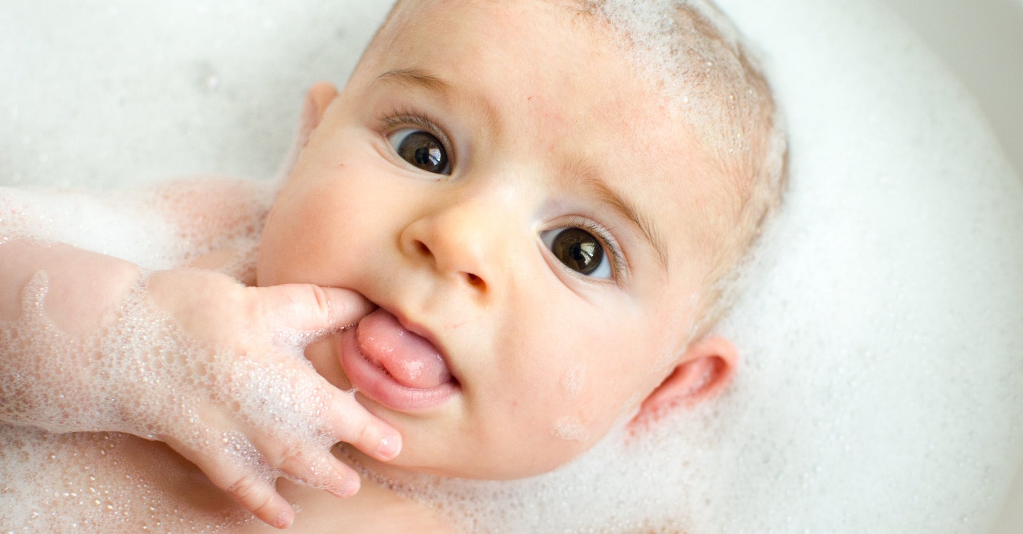 Sommer, Sonne, Badezeit- Baby Baden im Sommer